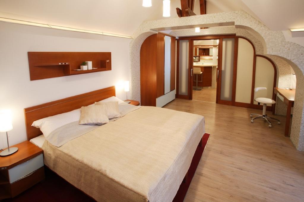 Hotel Enchanté Prešov Buitenkant foto