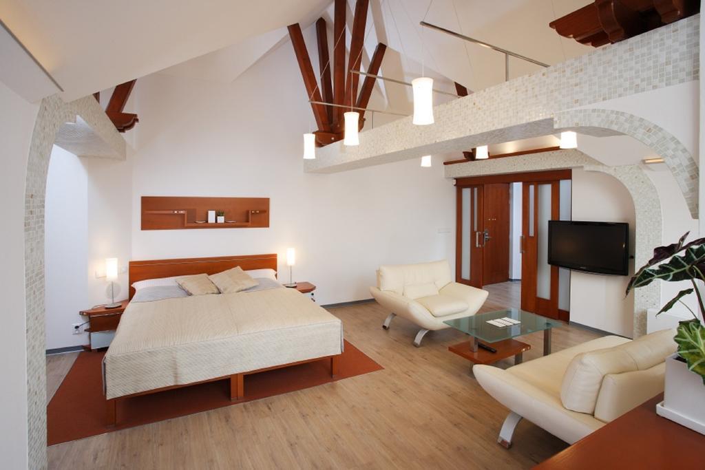 Hotel Enchanté Prešov Buitenkant foto
