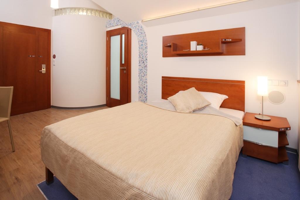 Hotel Enchanté Prešov Buitenkant foto