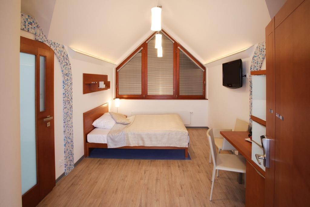 Hotel Enchanté Prešov Buitenkant foto